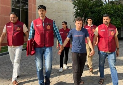 Delhi Police busts international heroin racket - with Guj Police tip Delhi Police busts international heroin racket - with Guj Police tip
