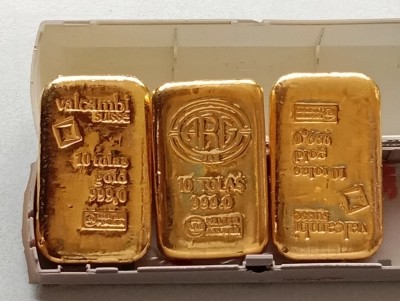 Gold worth Rs 86.7L seized from passenger at Lucknow airport Gold worth Rs 86.7L seized from passenger at Lucknow airport
