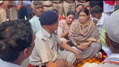 Tyagi community gives 24-hr ultimatum to Noida Authority Tyagi community gives 24-hr ultimatum to Noida Authority