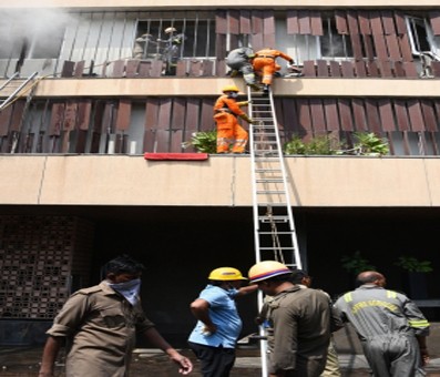 Lucknow hotel fire: Owners, managers detained Lucknow hotel fire: Owners, managers detained