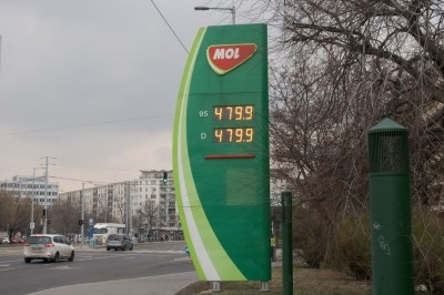 Hungarian govt extends fuel, food price caps until year-end Hungarian govt extends fuel, food price caps until year-end