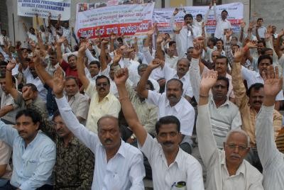 TN power loom owners to protest against tariff hike