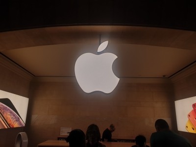 Global phone sales decline again, Apple garners max profits Global phone sales decline again, Apple garners max profits