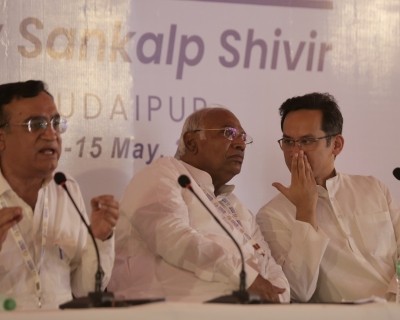 'Unofficial meeting is indiscipline', Maken hints action against defiant Raj MLAs 'Unofficial meeting is indiscipline', Maken hints action against defiant Raj MLAs