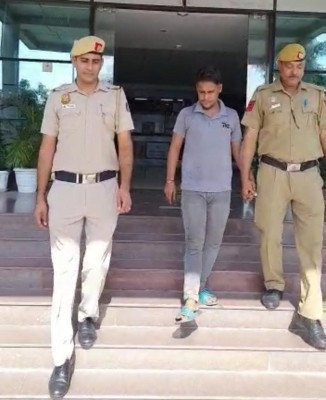 Job racket busted at IGI Airport, one held Job racket busted at IGI Airport, one held