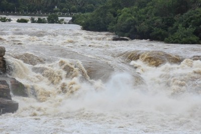 High alert sounded along Cauvery, Kollidam river banks as reservoirs near full capacity High alert sounded along Cauvery, Kollidam river banks as reservoirs near full capacity