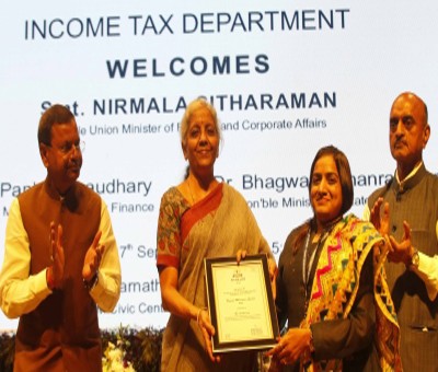 FM urges I-T officials to expedite returns, refund process and grievance redressal