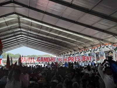 At Delhi rally, Cong workers demand Rahul as chief At Delhi rally, Cong workers demand Rahul as chief