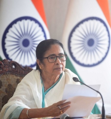 Mamata's decision to postpone north Bengal visit attracts opposition jibes