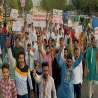 Cong gives bandh call in Gujarat on Saturday, appeals traders to extend support