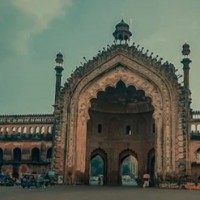 Rumi Darwaza develops cracks, renovation to begin soon