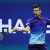 Djokovic defeats Andujar in Tel Aviv opener