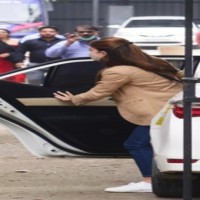 Jacqueline dodges media, enters court wearing lawyer's robe