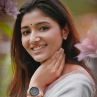 Mirnaa to play female lead in Allari Naresh-starrer 'Ugram'