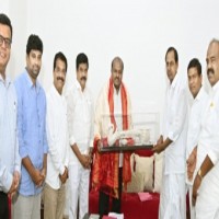 KCR discusses agenda of proposed national party with Kumaraswamy
