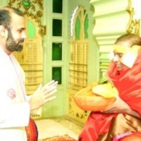 Mukesh Ambani offers prayers at Shrinathji temple