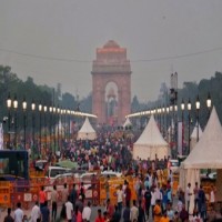 On holiday, people throng Kartavya Path
