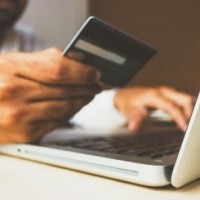 India sees Rs 24,000 cr worth online festive sales in 4 days, mobiles lead