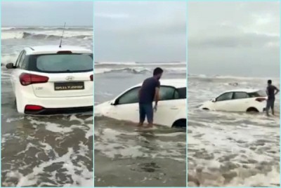 Car found floating off popular Goa beach, driver booked Car found floating off popular Goa beach, driver booked