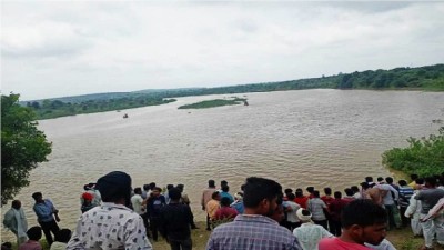 11 missing as overloaded boat capsizes in Wardha River in Maha