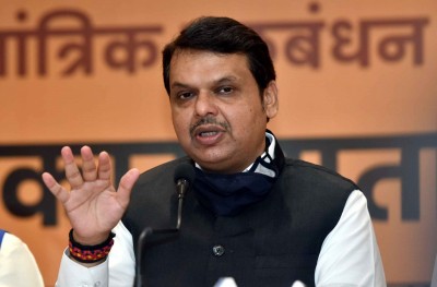 Fadnavis arrives in Goa to meet MLAs, office bearers