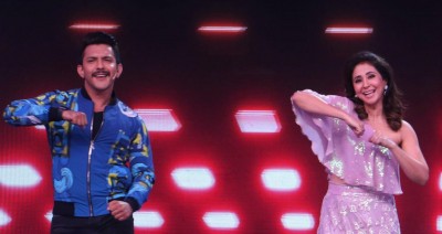 Urmila Matondkar mimics Aditya's expressions from 'Rangeela' on 'Zee Comedy Show' Urmila Matondkar mimics Aditya's expressions from 'Rangeela' on 'Zee Comedy Show'