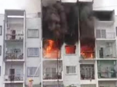 Two die, 5 seriously injured in Bengaluru apartment complex fire Two die, 5 seriously injured in Bengaluru apartment complex fire