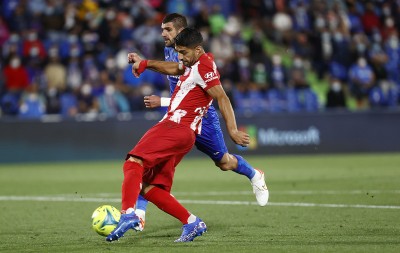 Suarez brace lifts Atletico back to top of La Liga Suarez brace lifts Atletico back to top of La Liga