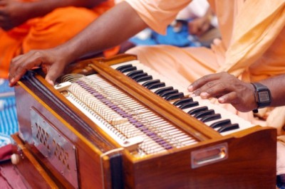 Shrill sounds of ambulance horns to be replaced with musical notes of flute, harmonium