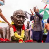 NY town honours Gandhi by installing statue