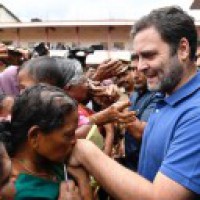 Rahul visits family of girl who died of snakebite in Wayanad