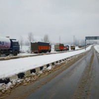Jammu-Srinagar Highway to open for stranded vehicles on Tuesday