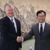 Top S.Korea, US envoys hold phone talks