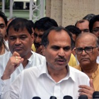 Bengal: Left, Cong leaders hold talks; to finalise candidates by Jan end