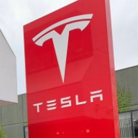 Tesla pulls brakes on cheapest $35,000 Model 3 car