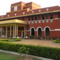 Public health experts seek graded reopening of schools