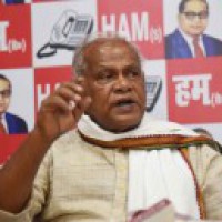 Manjhi to join NDA, angles for 10 assembly seats