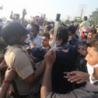 Now, Maha BJP leader slams UP police for manhandling Priyanka