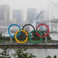 Giant Olympic rings returns to Tokyo Bay