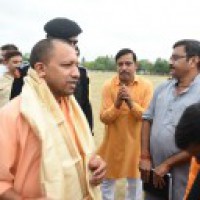 Yogi makes surprise check of shelter homes