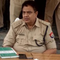 Eight policemen killed by gangster in Kanpur