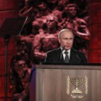 Putin makes first public appearance in weeks of lockdown