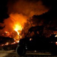 Heatwave, gusty winds heighten risk of California wildfires