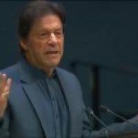 Pak PM urges coordinated national response to cope with locust attack