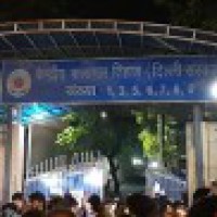 Locals assemble outside Tihar Jail ahead of hanging