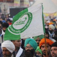 Protesting farmer shoots himself dead at Singhu border