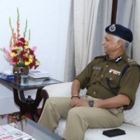 Police chief felicitates constable for saving elderly couple