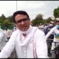 Delhi Cong takes out 'cycle yatra' against fuel price hike