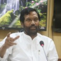 Paswan directs timely payment of sugarcane farmers' arrears