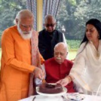 Advani turns 93, Modi calls him a 'living inspiration'